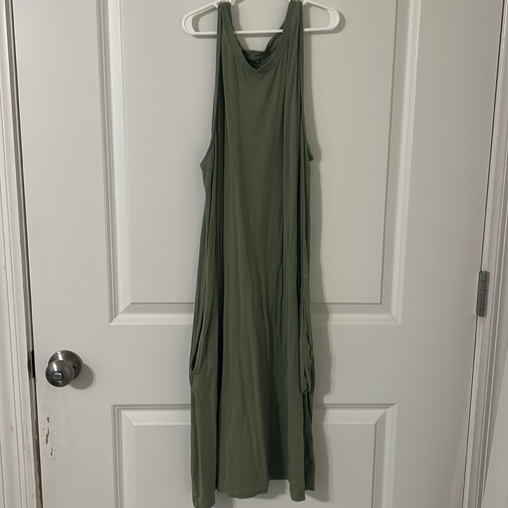 Dress. “Could use for maturnity.